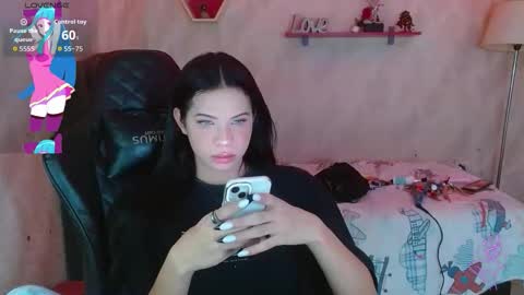 Snapshot of andy_bell_x chatting on 11-11-25, 04:56 ANDY online show from 11-11-25, 04:56