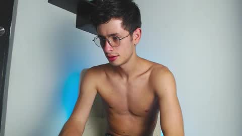 Snapshot of andy_collins__ chatting on 09-11-25, 07:30 andy_collins__ online show from 09-11-25, 07:30