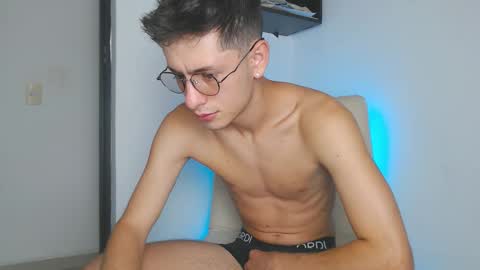 Snapshot of andy_collins__ chatting on 10-27-25, 06:45 andy_collins__ online show from 10-27-25, 06:45