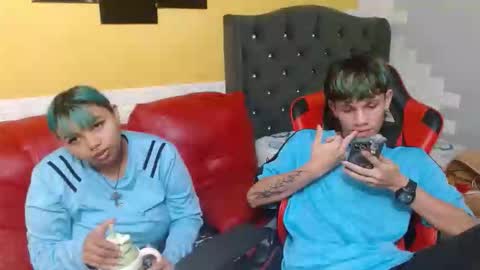 andy_dan1 online show from 03-06-26, 07:21