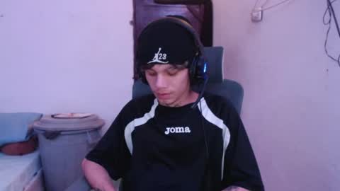 Snapshot of andy_dan1 chatting on 06-20-26, 12:30 andy_dan1 online show from 06-20-26, 12:30