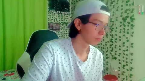 Snapshot of andy_gray01 chatting on 10-12-25, 04:28 Andy Gray online show from 10-12-25, 04:28