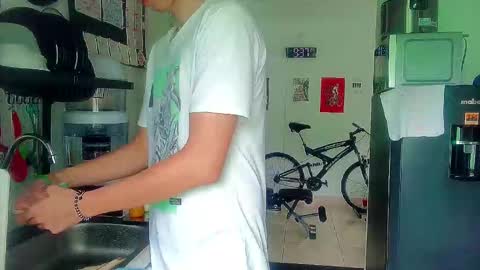 Snapshot of andy_gray01 chatting on 11-13-25, 02:38 Andy Gray online show from 11-13-25, 02:38