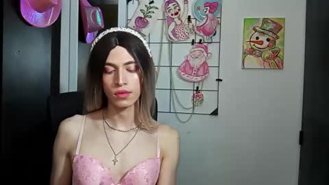 Snapshot of andy_vander chatting on 11-24-25, 07:52 Andy van der Rose online show from 11-24-25, 07:52