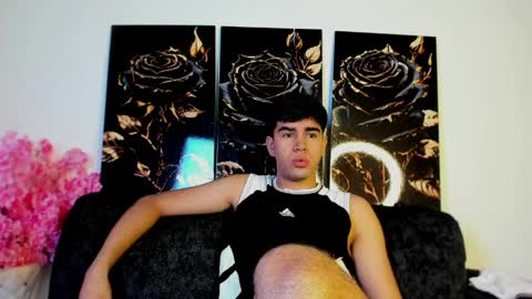 andy_wood1 online show from 04-07-26, 12:27