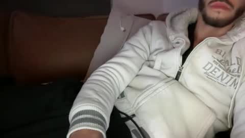 Snapshot of andyfromholland chatting on 01-10-26, 08:21 andyfromholland online show from 01-10-26, 08:21