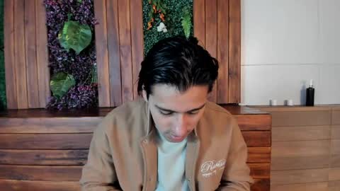 Snapshot of andyjoy_ chatting on 06-06-26, 11:37 Andy Joy online show from 06-06-26, 11:37