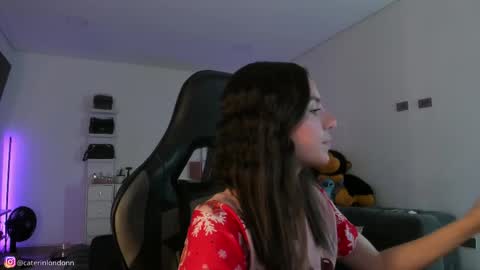      online show from 04-11-26, 03:33