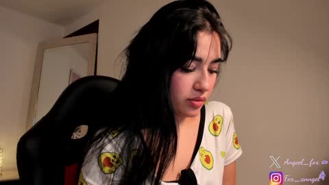 Angel  online show from 01-25-25, 11:43