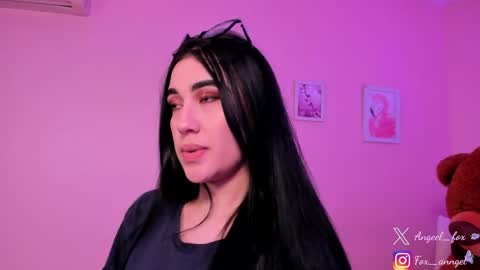 Snapshot of angeel_fox chatting on 05-27-26, 01:57 Angel online show from 05-27-26, 01:57