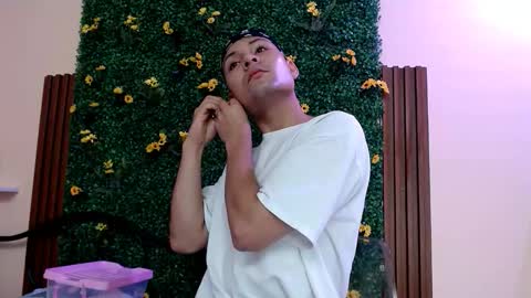 Snapshot of angel666smit chatting on 11-01-25, 06:21 angel online show from 11-01-25, 06:21