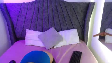 Angel  online show from 04-28-26, 01:05