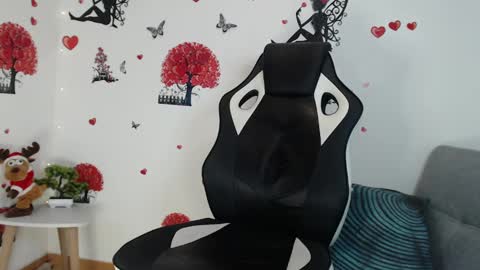 Angel Curl online show from 02-05-25, 01:47