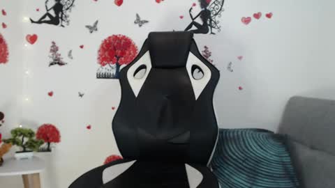 Angel Curl online show from 02-12-25, 04:11