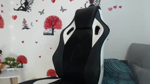 Angel Curl online show from 02-13-25, 02:01