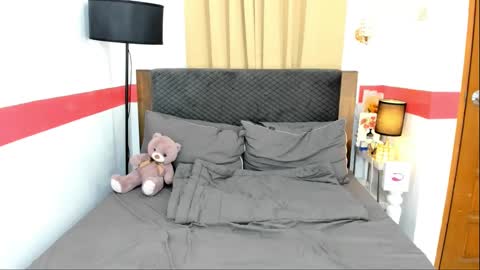 Snapshot of angel_desire chatting on 12-02-24, 01:25 Angel online show from 12-02-24, 01:25