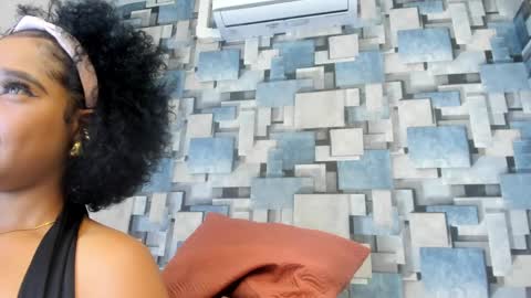 Snapshot of angel_dthroat chatting on 05-11-26, 04:04 ANGHEL online show from 05-11-26, 04:04