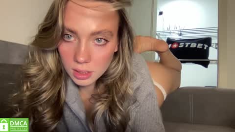 Snapshot of angel_from_sky chatting on 12-14-24, 12:23 Greetings  Jess online show from 12-14-24, 12:23