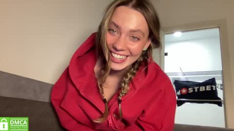 Snapshot of angel_from_sky chatting on 01-24-25, 01:57 Greetings  Jess online show from 01-24-25, 01:57