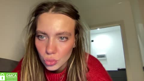 Snapshot of angel_from_sky chatting on 02-08-25, 01:44 Greetings  Jess online show from 02-08-25, 01:44