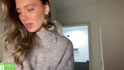 Snapshot of angel_from_sky chatting on 02-11-25, 01:41 Greetings  Jess online show from 02-11-25, 01:41
