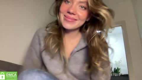 Snapshot of angel_from_sky chatting on 03-04-25, 02:10 Greetings  Jess online show from 03-04-25, 02:10