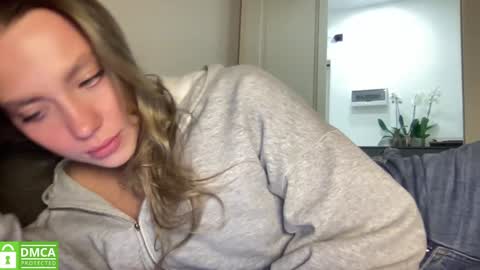 Snapshot of angel_from_sky chatting on 03-12-25, 02:45 Greetings  Jess online show from 03-12-25, 02:45