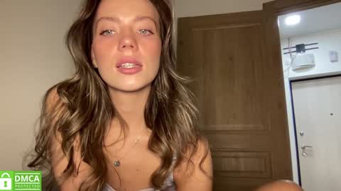 Snapshot of angel_from_sky chatting on 09-29-25, 11:26 Greetings  Jess online show from 09-29-25, 11:26
