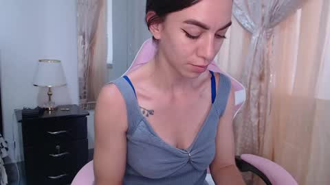 Angel Girl online show from 05-13-26, 04:37