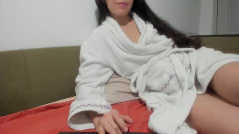 angel_lee__ online show from 12-17-25, 02:45