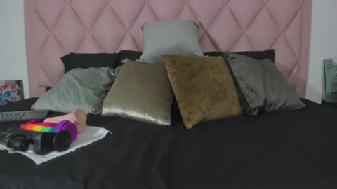 Angel  online show from 02-14-25, 06:12