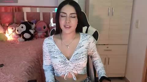 Snapshot of angel_lusst chatting on 12-19-24, 12:34 angeline online show from 12-19-24, 12:34
