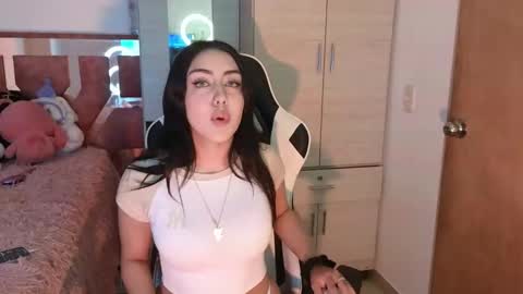 Snapshot of angel_lusst chatting on 12-27-24, 05:09 angeline online show from 12-27-24, 05:09