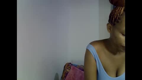 angel_mia5 online show from 03-31-26, 08:20