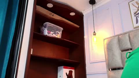 Nicolle  online show from 02-01-25, 10:15