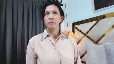 Nicolle  online show from 07-24-26, 11:19