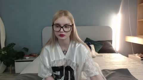 Angela online show from 06-21-26, 05:54