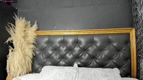 Angel online show from 05-17-26, 04:32