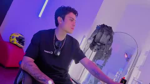 Snapshot of angel_still_ chatting on 06-27-26, 04:06 Angel Still online show from 06-27-26, 04:06
