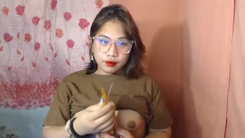 angel_sweet247 online show from 02-19-26, 09:49