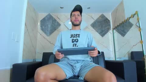 angel_villareal_ online show from 02-01-26, 04:55