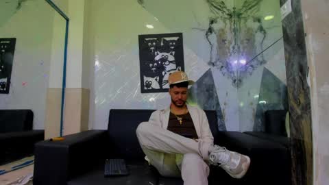 angel_villareal_ online show from 03-28-26, 12:27