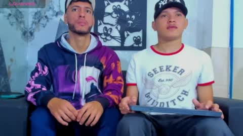 angel_villareal_ online show from 04-25-26, 12:19