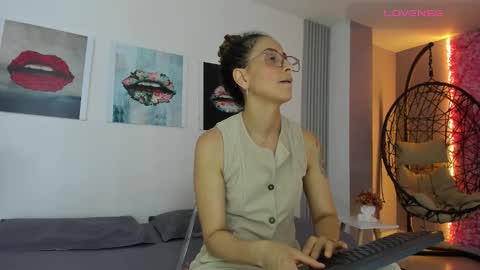 A N G E LA.  online show from 09-17-25, 03:08