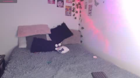 Snapshot of angela_ellissx chatting on 09-15-25, 11:16 A N G E L A E L L I S S online show from 09-15-25, 11:16
