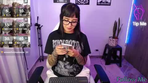 Snapshot of angela_lauren chatting on 02-13-25, 11:58 Angela online show from 02-13-25, 11:58