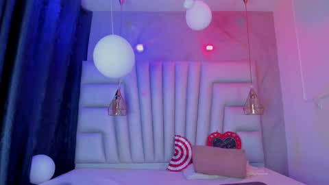 Snapshot of angelaa_cute chatting on 02-14-26, 08:27 ANGELA online show from 02-14-26, 08:27