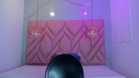 ANGELA online show from 04-25-26, 06:38