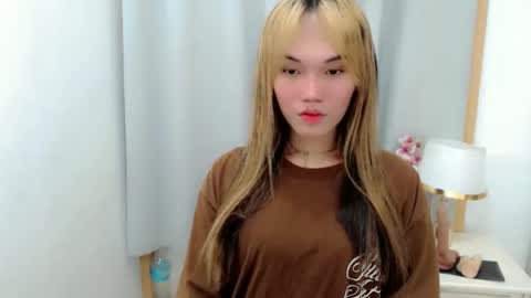 Snapshot of angelacharming_ chatting on 09-29-25, 07:13 angela online show from 09-29-25, 07:13