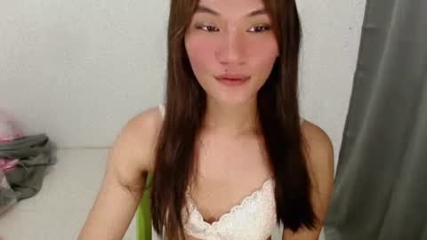 Snapshot of angelacharming_ chatting on 10-12-25, 07:13 angela online show from 10-12-25, 07:13